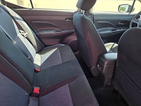 Used 2025 Nissan Versa SV FWD image 13