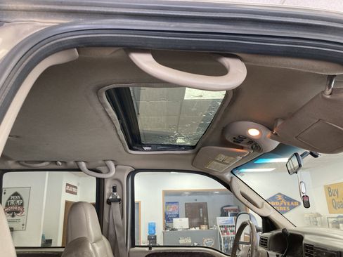 Used 2004 Ford F350 SRW SUPER DUTY image 24