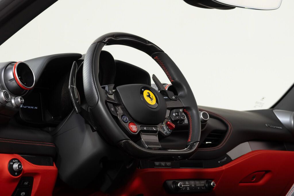 Used 2022 Ferrari F8 Tributo RWD image 31