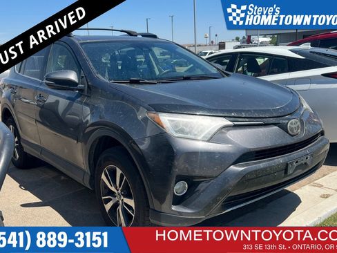Used 2018 Toyota RAV4 XLE AWD/4WD image 1
