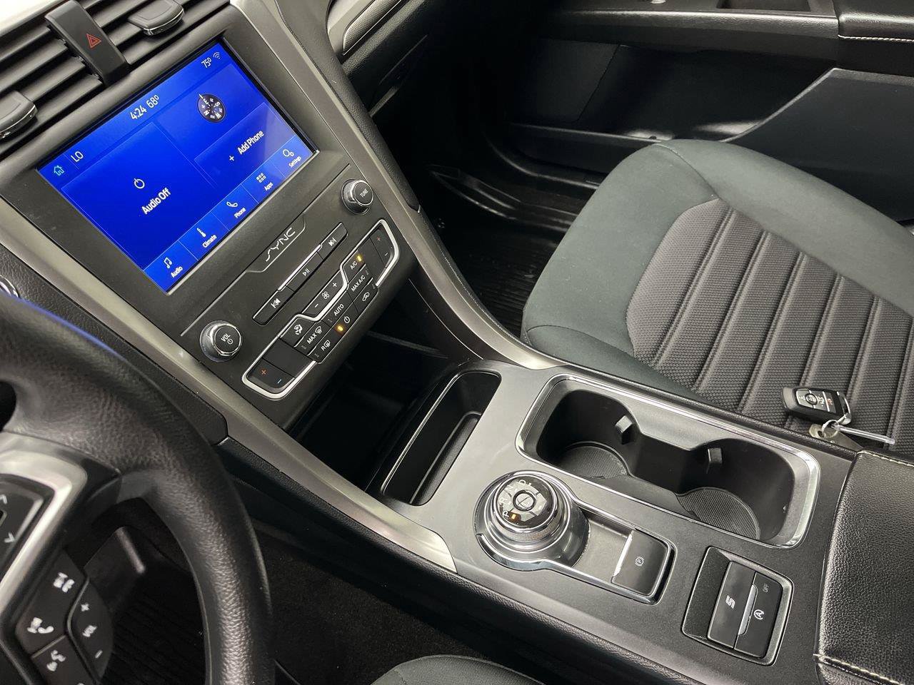 Used 2020 Ford Fusion SE FWD image 16