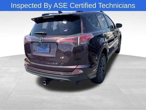 Used 2017 Toyota RAV4 LE FWD image 4
