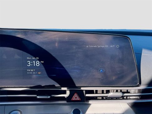 Used 2024 Hyundai Elantra Limited image 14