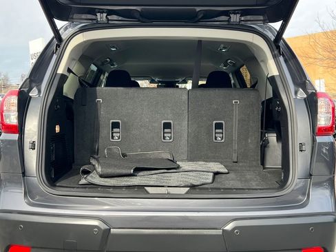 Used 2024 Subaru Ascent Premium w/ Convenience Package image 17