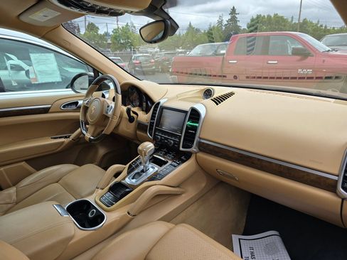 Used 2014 Porsche Cayenne S AWD/4WD image 7