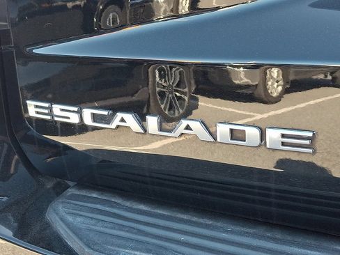 Used 2023 Cadillac Escalade ESV Luxury AWD/4WD image 30