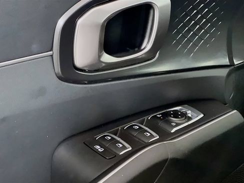 Used 2025 Kia Sorento S FWD image 24