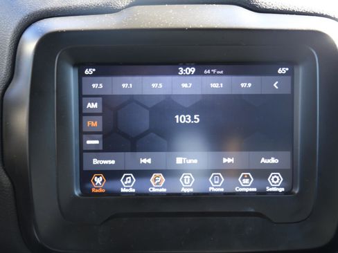 Used 2021 Jeep Renegade Latitude image 8