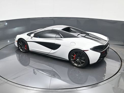 Used 2019 McLaren 570S Spider image 30