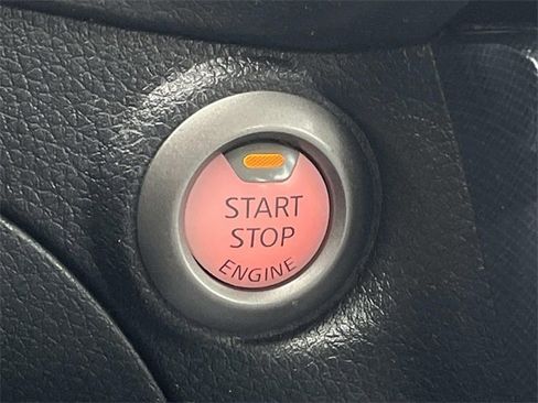 Used 2017 Nissan Sentra SR image 30