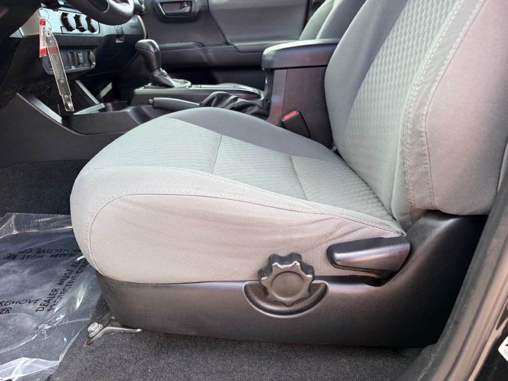 Used 2020 Toyota Tacoma SR w/ SR Convenience Package RWD image 17