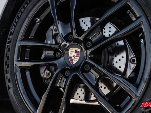 Used 2014 Porsche Cayman image 3