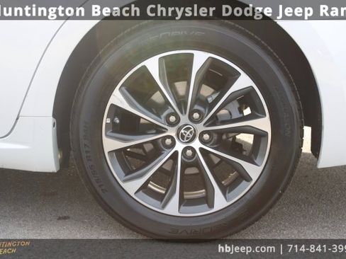 Used 2016 Toyota Avalon XLE Premium image 8