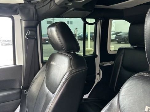 Used 2015 Jeep Wrangler Unlimited Rubicon w/ Dual Top Group AWD/4WD image 8