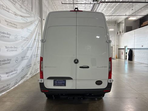 New 2025 Mercedes-Benz Sprinter 144 Cargo image 4