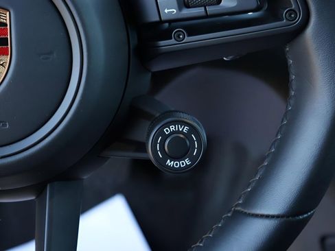 Certified 2024 Porsche Macan GTS image 30