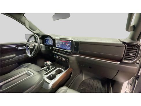 Used 2022 GMC Sierra 1500 SLT AWD/4WD image 18