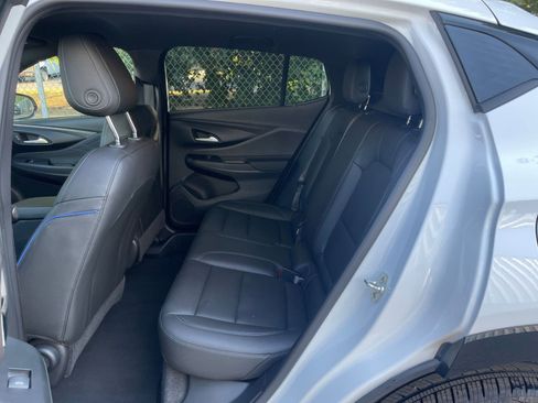 Used 2025 Buick Envista Sport Touring image 23