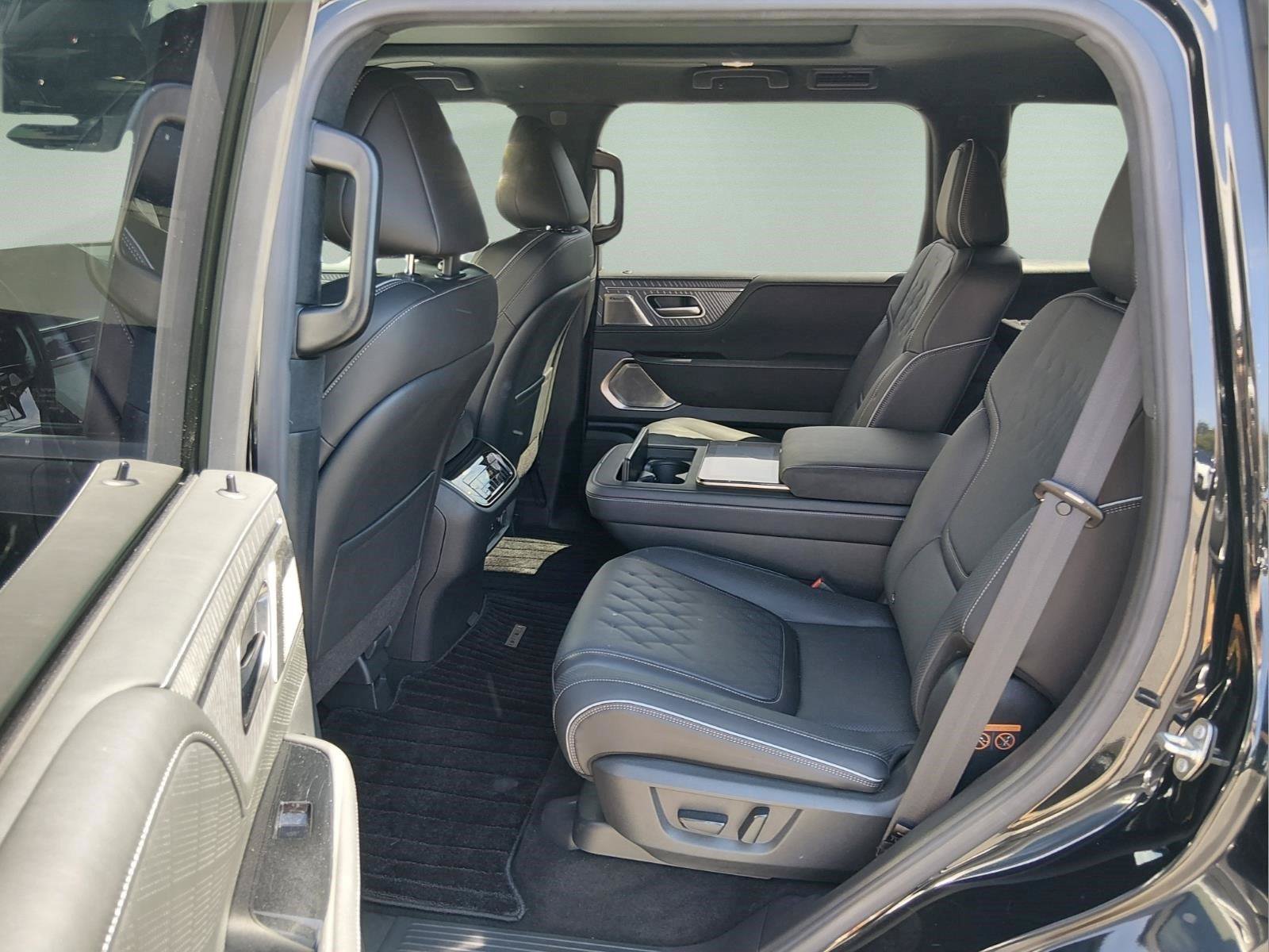 Used 2025 INFINITI QX80 Autograph w/ Autograph Exterior Package AWD/4WD image 13