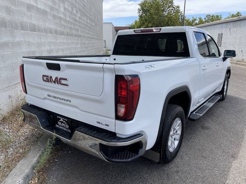 Used 2022 GMC Sierra 1500 SLE AWD/4WD image 4