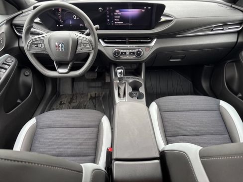 Used 2024 Buick Envista Preferred w/ Convenience II Package FWD image 18