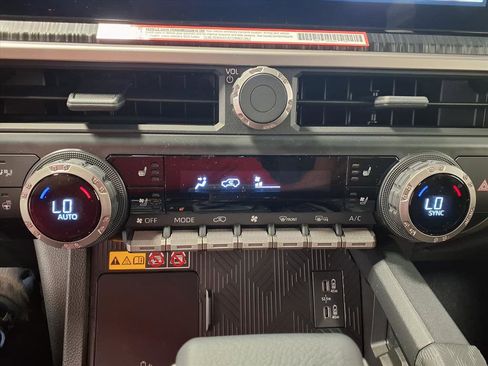 New 2025 Toyota 4Runner 4WD image 15