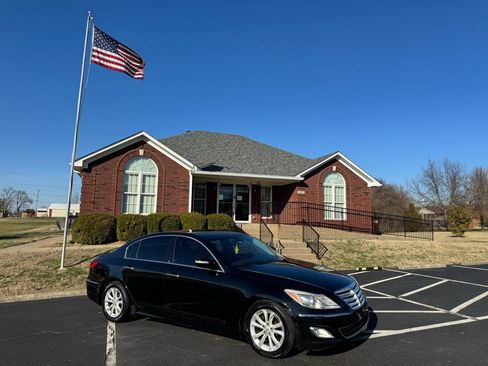 Used 2013 Hyundai Genesis 3.8 RWD image 12