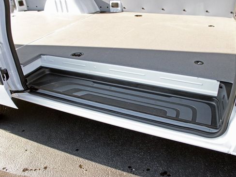 Used 2025 Mercedes-Benz Sprinter 2500 image 7