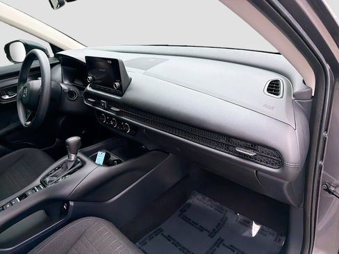 Certified 2023 Honda HR-V LX image 31