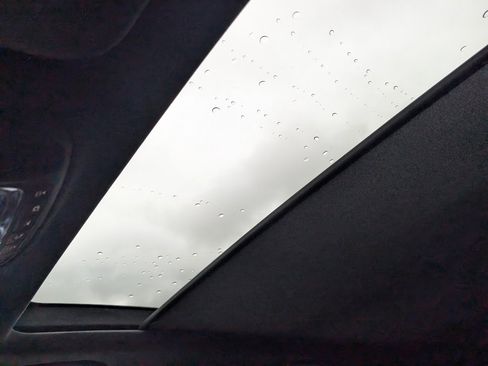 Used 2021 Mercedes-Benz GLE 350 w/ Premium Package image 19