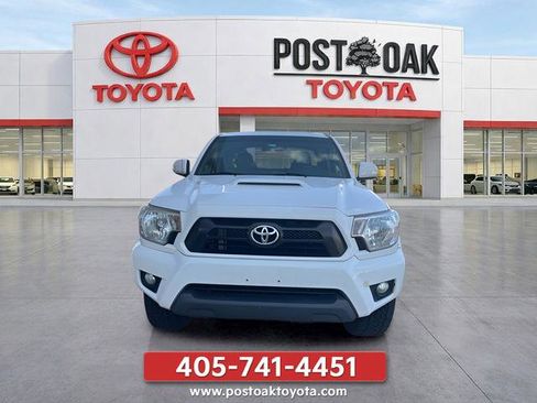 Used 2014 Toyota Tacoma 4x4 Access Cab V6 w/ TRD Sport Package image 2
