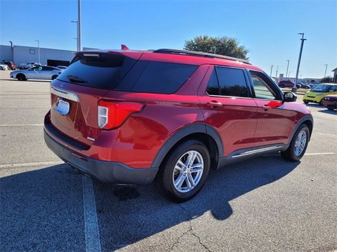 Used 2020 Ford Explorer XLT image 8