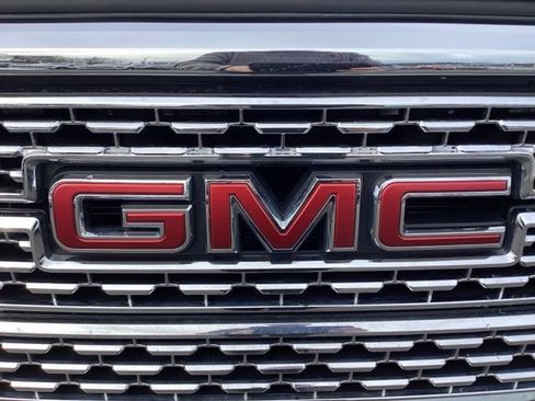 Used 2022 GMC Sierra 1500 Denali w/ Denali Premium Package image 12