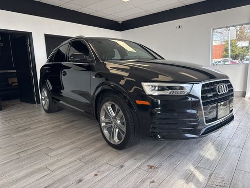 Used 2017 Audi Q3 2.0T Prestige w/ Prestige Package AWD/4WD image 3