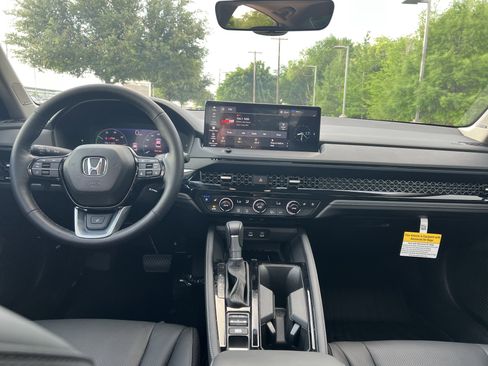 Used 2025 Honda Accord Touring image 27