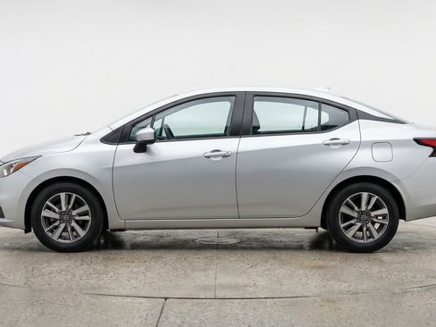 Used 2025 Nissan Versa SV FWD image 5