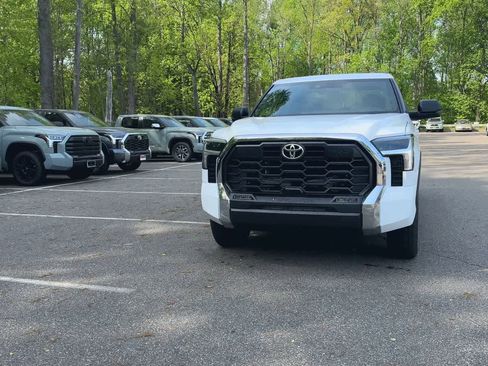 New 2026 Toyota Tundra SR5 AWD/4WD image 3