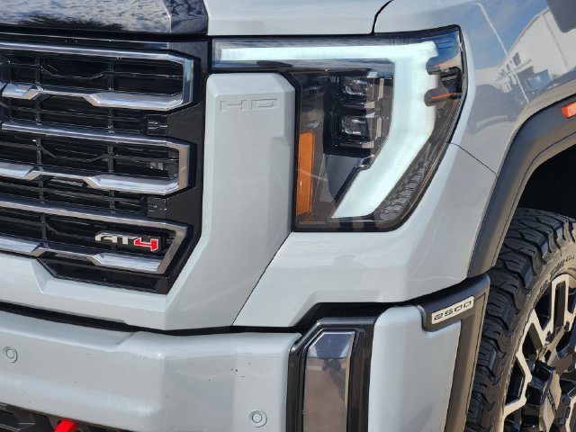 Used 2024 GMC Sierra 2500 AT4 w/ AT4 Premium Plus Package AWD/4WD image 17