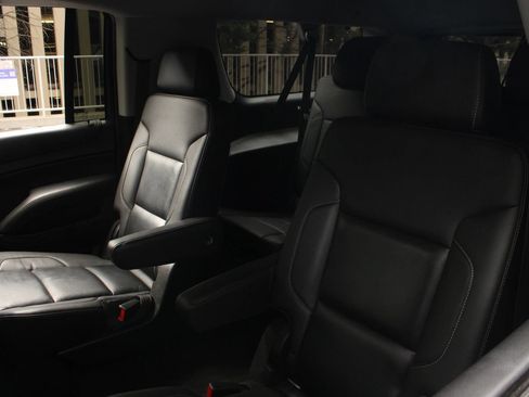 Used 2018 Chevrolet Suburban LT AWD/4WD image 18