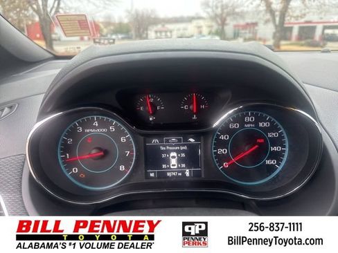 Used 2017 Chevrolet Cruze LT w/ Convenience Package image 25