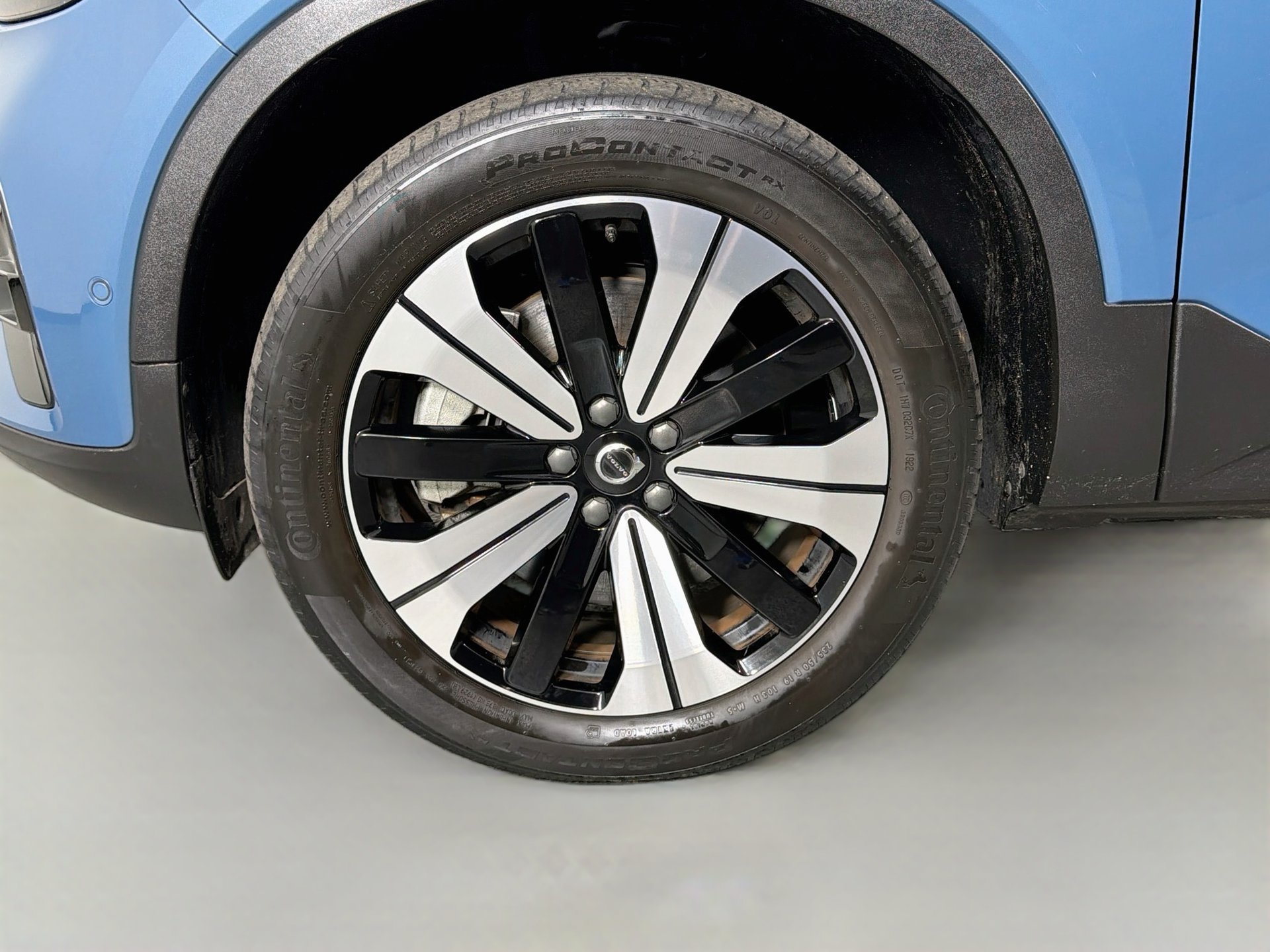 Certified 2023 Volvo C40 P8 Recharge Plus AWD/4WD image 33