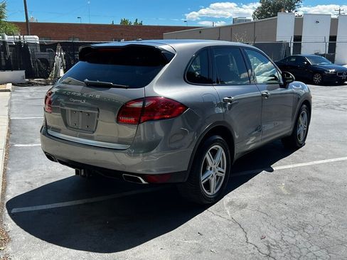 Used 2011 Porsche Cayenne S AWD/4WD image 7
