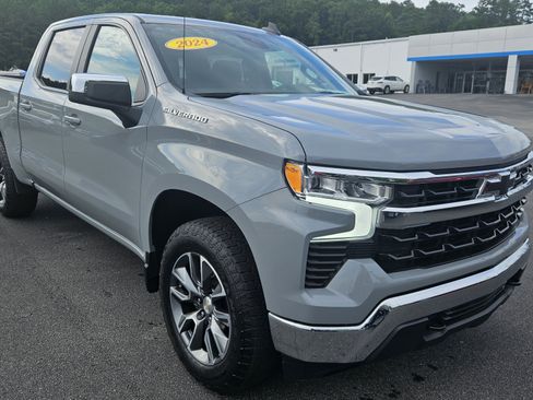 Used 2024 Chevrolet Silverado 1500 LT AWD/4WD image 4