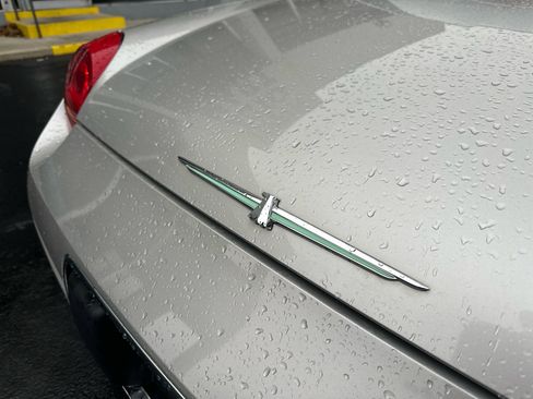 Used 2005 Ford Thunderbird image 33