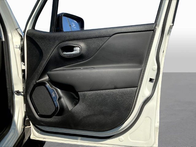 Used 2023 Jeep Renegade Altitude AWD/4WD image 28