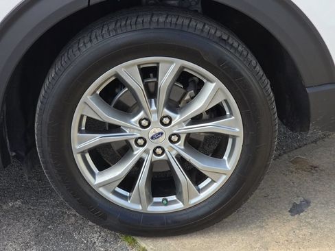 Used 2022 Ford Explorer XLT w/ Equipment Group 202A RWD image 30