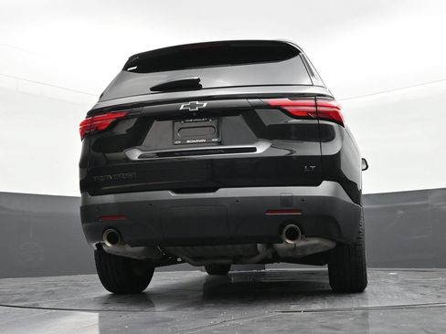 Used 2022 Chevrolet Traverse LT FWD image 23