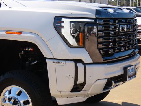 Used 2024 GMC Sierra 3500 Denali Ultimate image 5