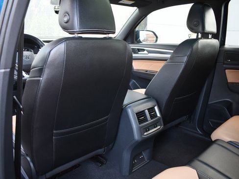 Used 2023 Volkswagen Atlas Cross Sport SEL Premium R-Line image 22