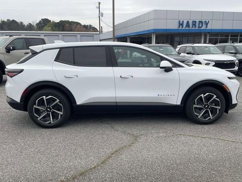 New 2026 Chevrolet Equinox EV LT FWD image 2